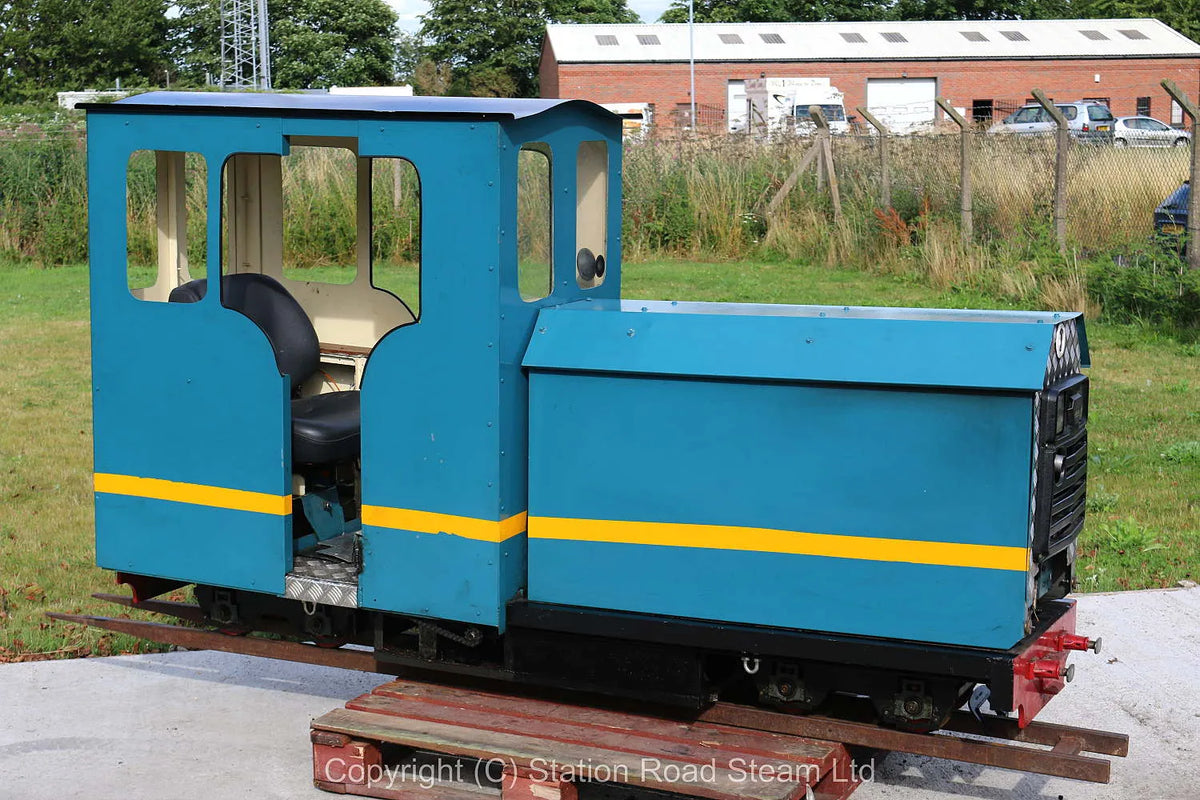 7 1/4 inch gauge sit-in diesel locomotive