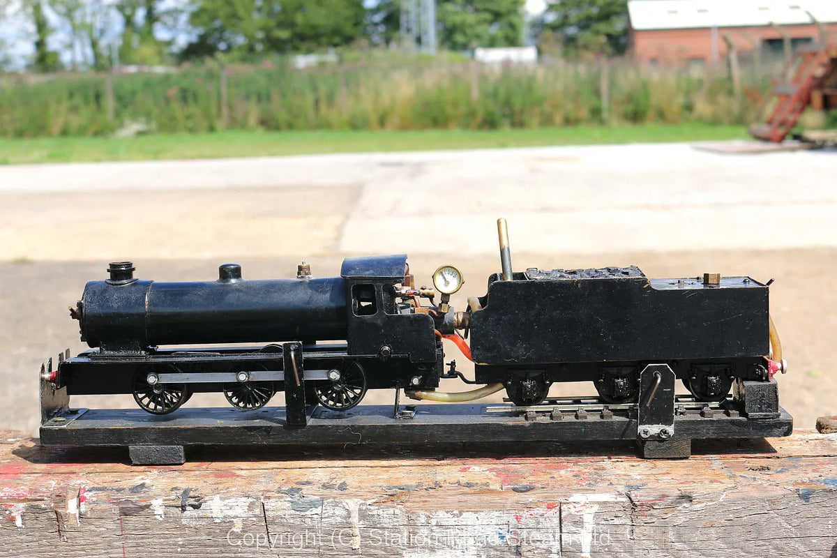 O-gauge gas-fired 0-6-0 tender locomotive