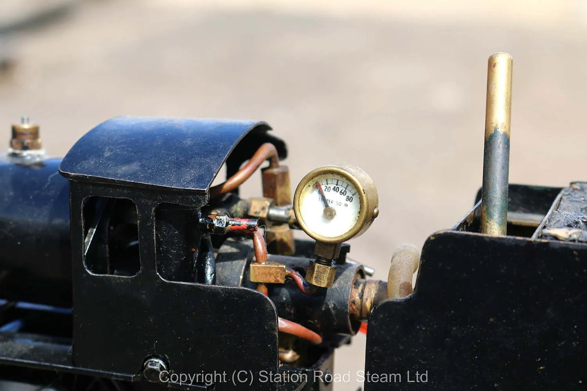 O-gauge gas-fired 0-6-0 tender locomotive