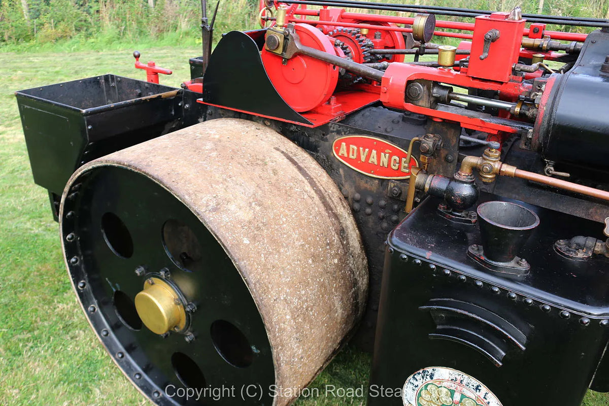 Wallis & Steevens "Advance" 6 ton steam roller