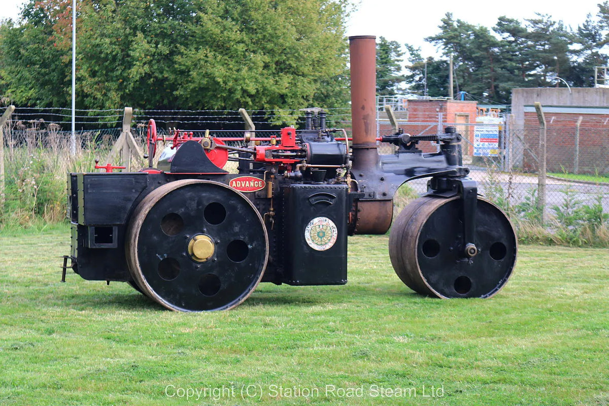 Wallis & Steevens "Advance" 6 ton steam roller