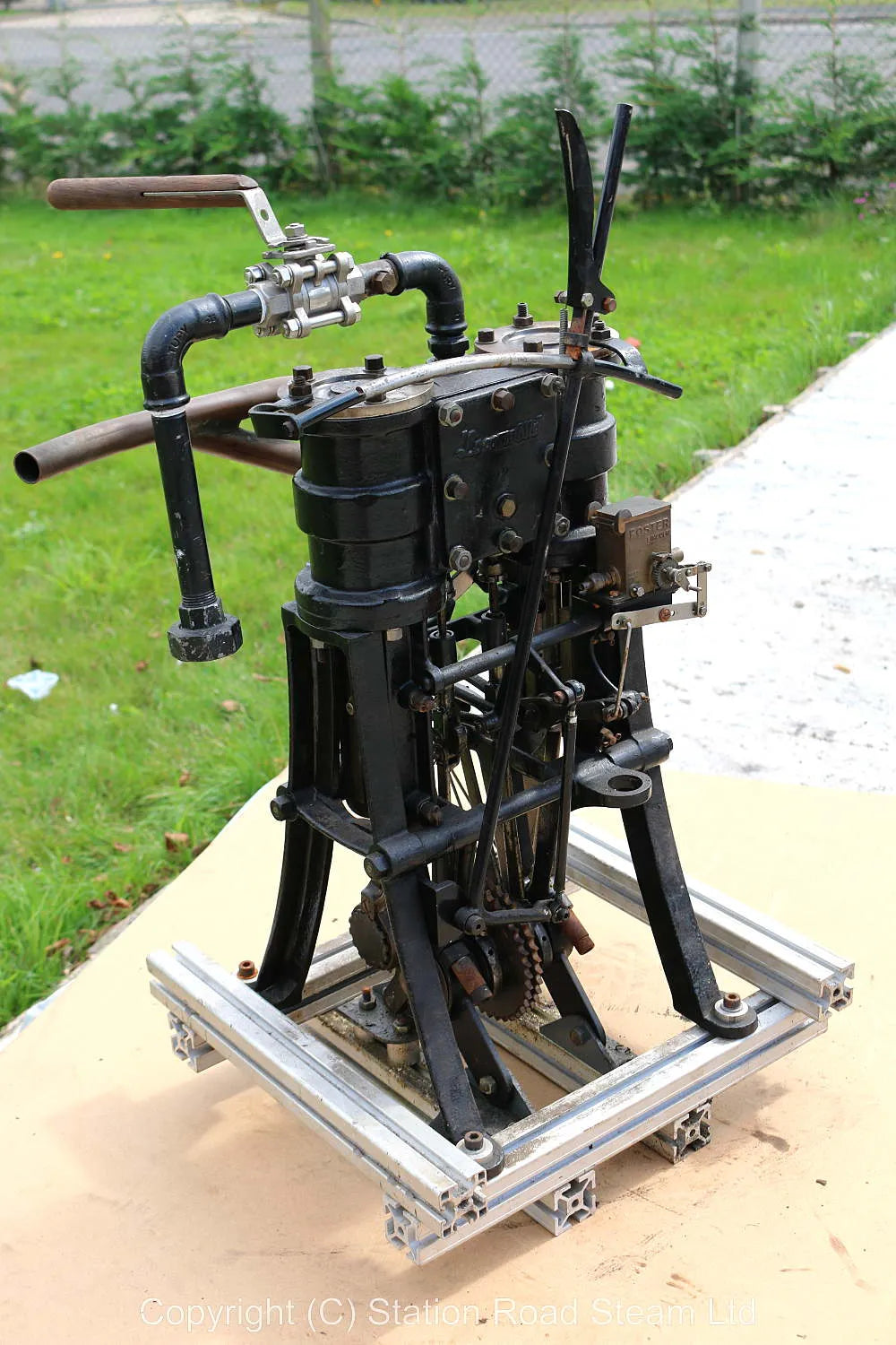 Steam car with Locomobile engine