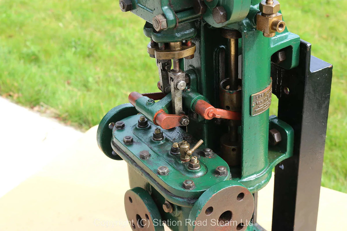 Duplex steam pump on stand