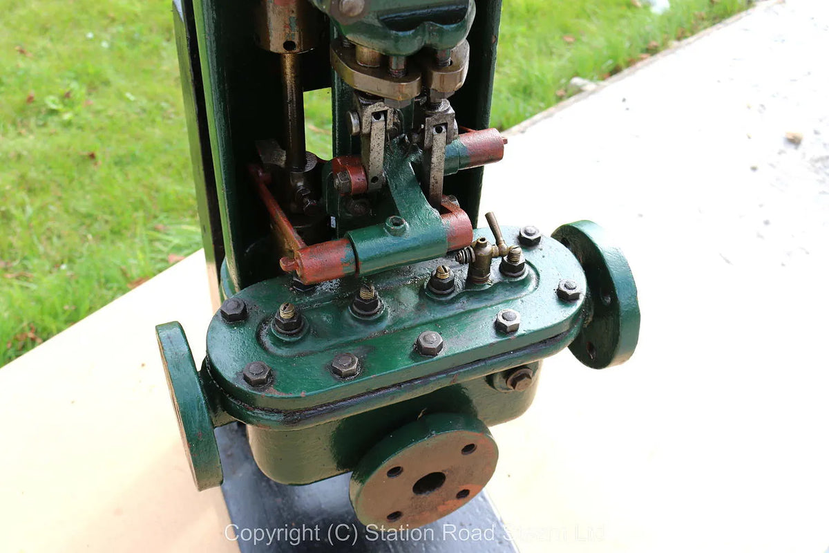 Duplex steam pump on stand