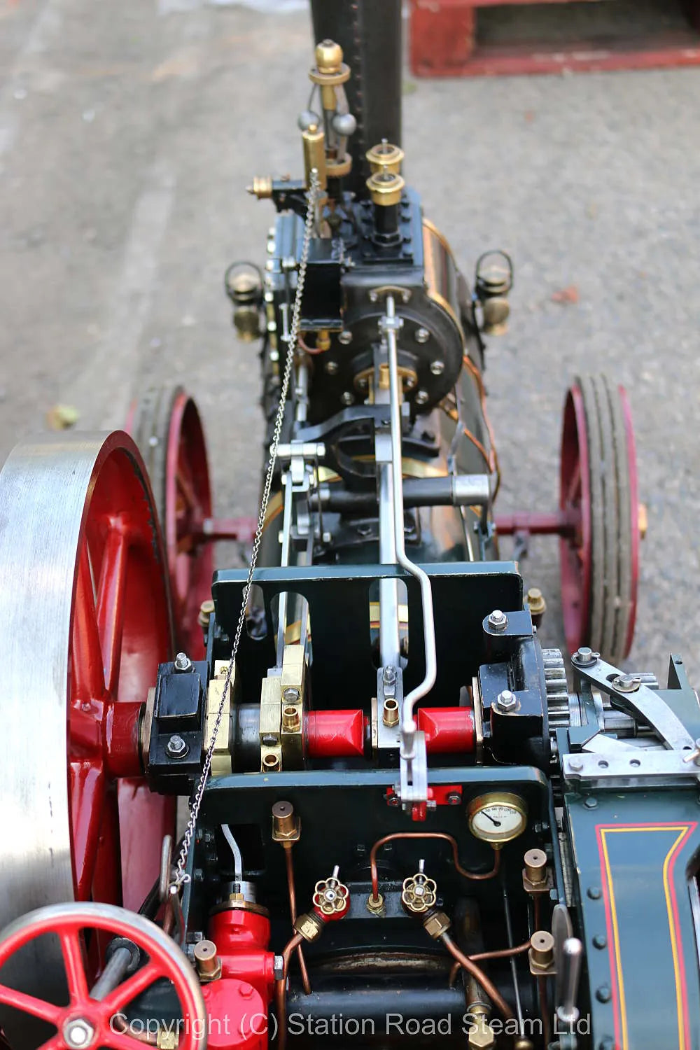 3 inch scale Burrell agricultural engine with driving truck