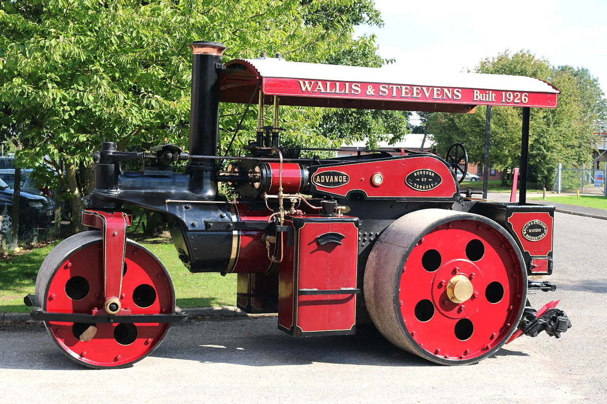 Wallis & Steevens "Advance" 10 ton steam roller