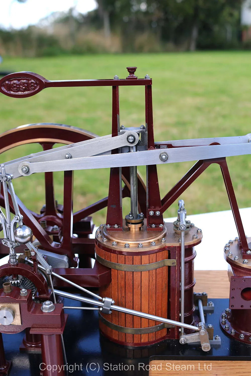 Galloway non-dead centre engine