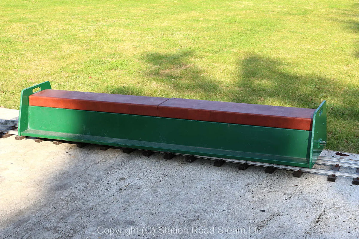 Pair of sit vacuum-braked 7 1/4 inch gauge coaches