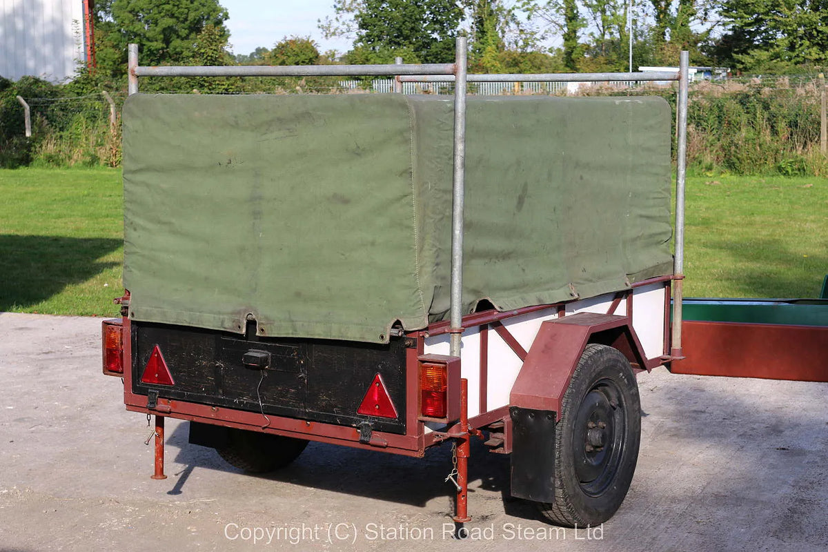 Road trailer fitted for 7 1/4 inch gauge locomotive