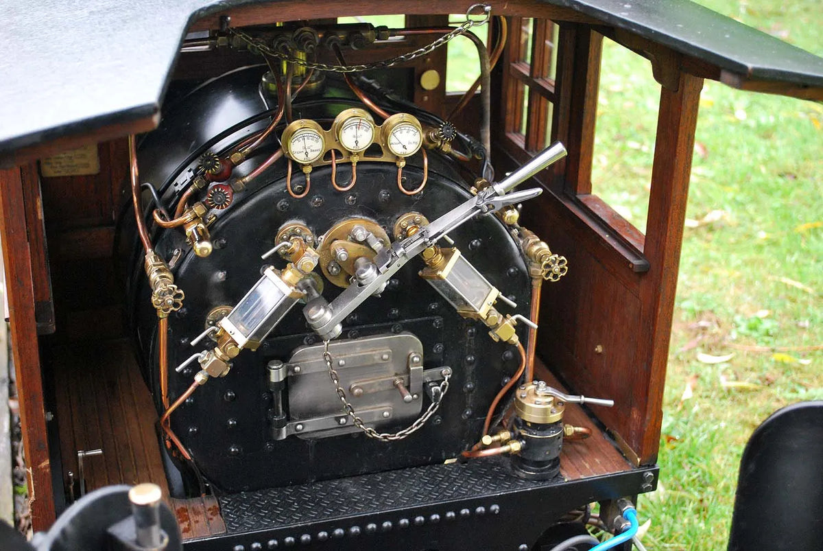 7 1/4 inch gauge Baldwin C19 with road trailer