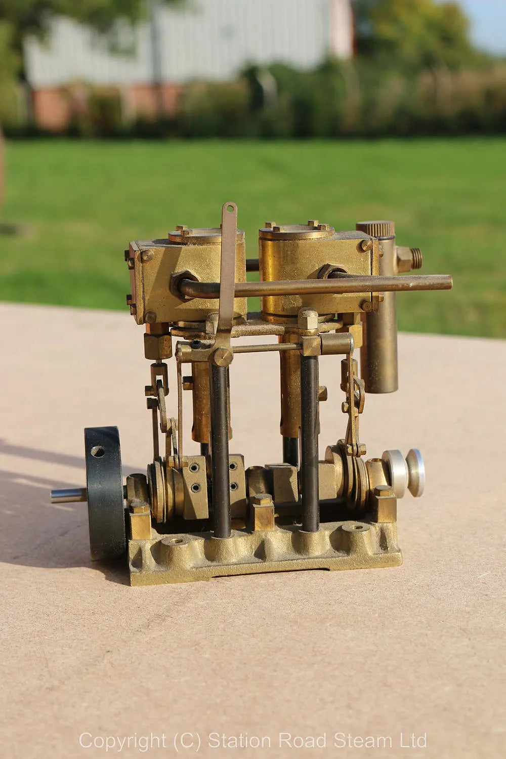 Saito T2DR vertical twin engine with reversing gear