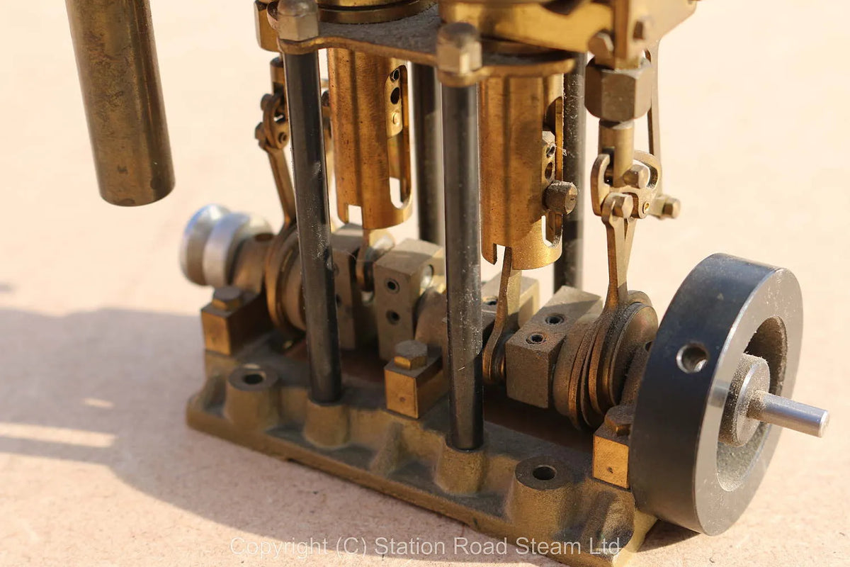 Saito T2DR vertical twin engine with reversing gear