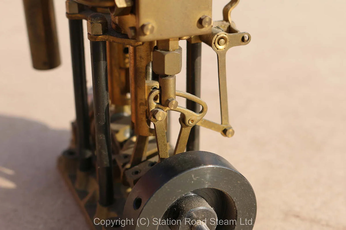 Saito T2DR vertical twin engine with reversing gear