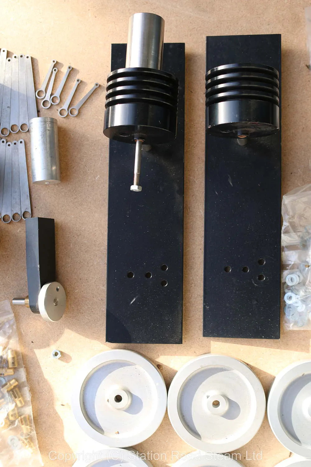 Parts for "Super Vee" hot air engines