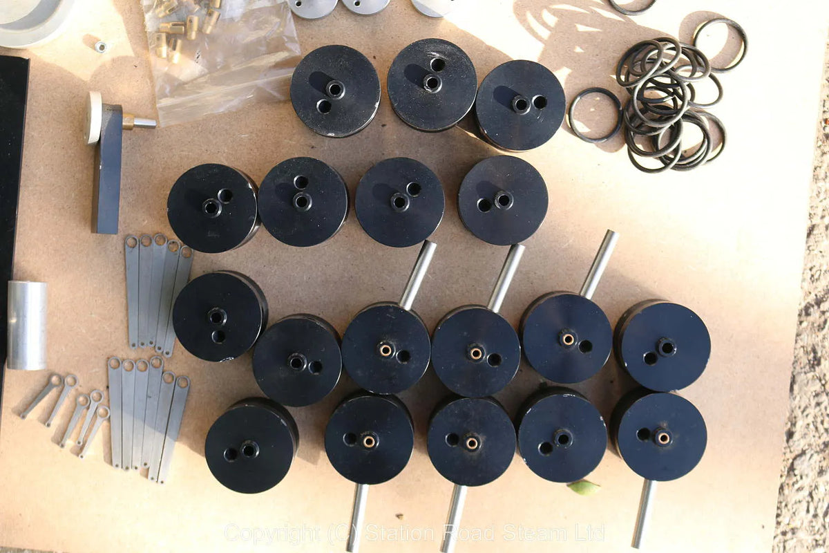 Parts for "Super Vee" hot air engines