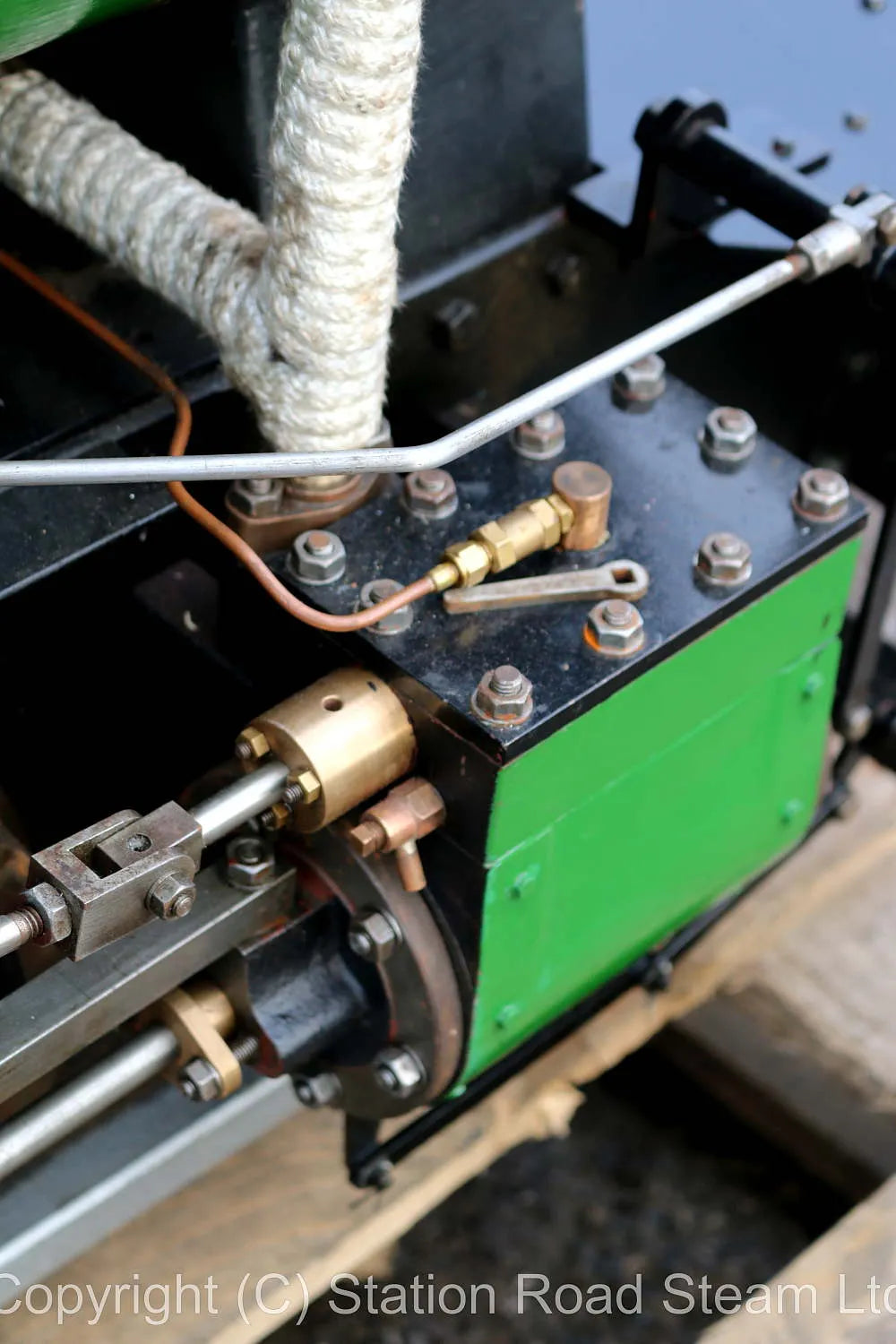 7 1/4 inch gauge "Romulus" 0-4-0T with tender
