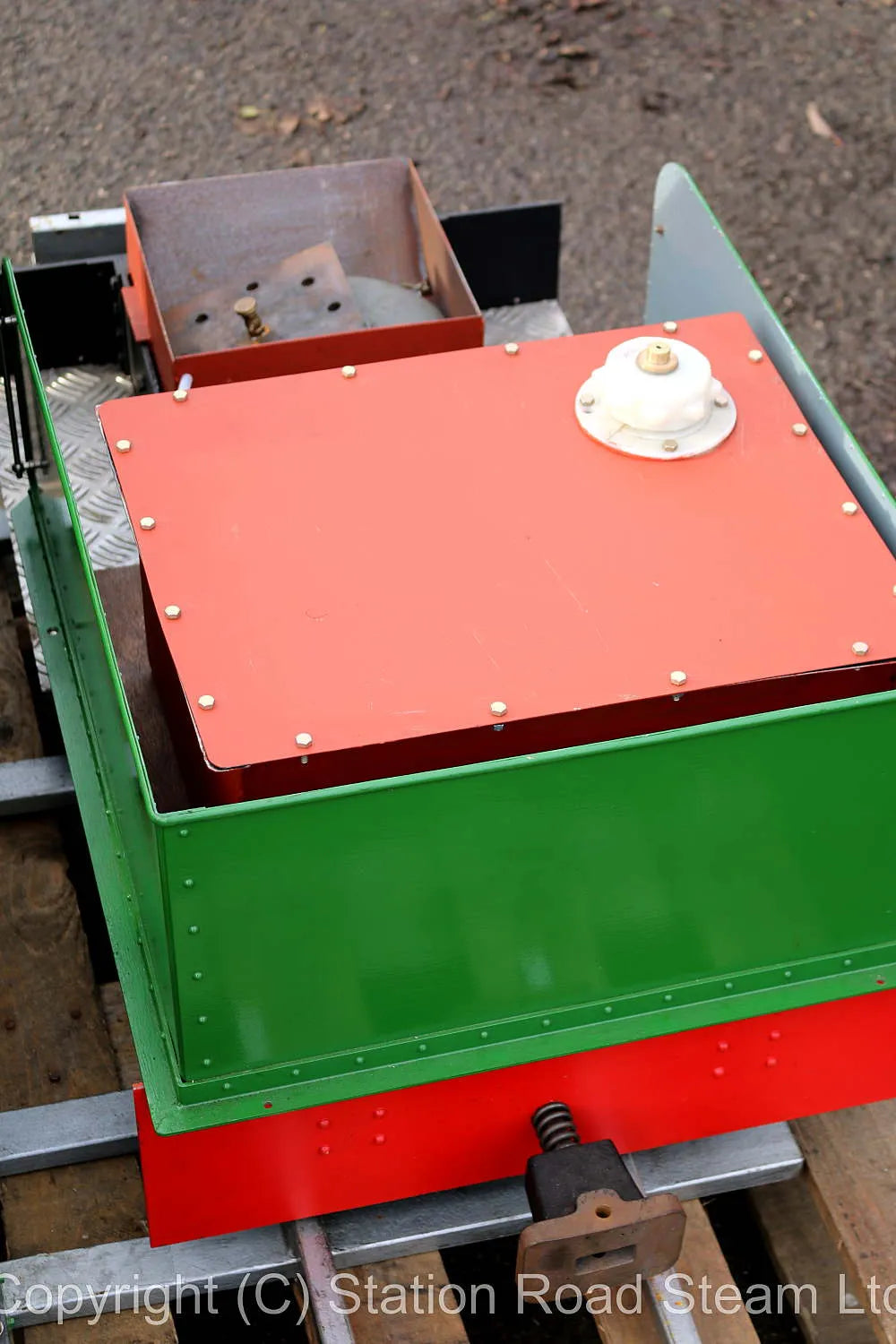 7 1/4 inch gauge "Romulus" 0-4-0T with tender
