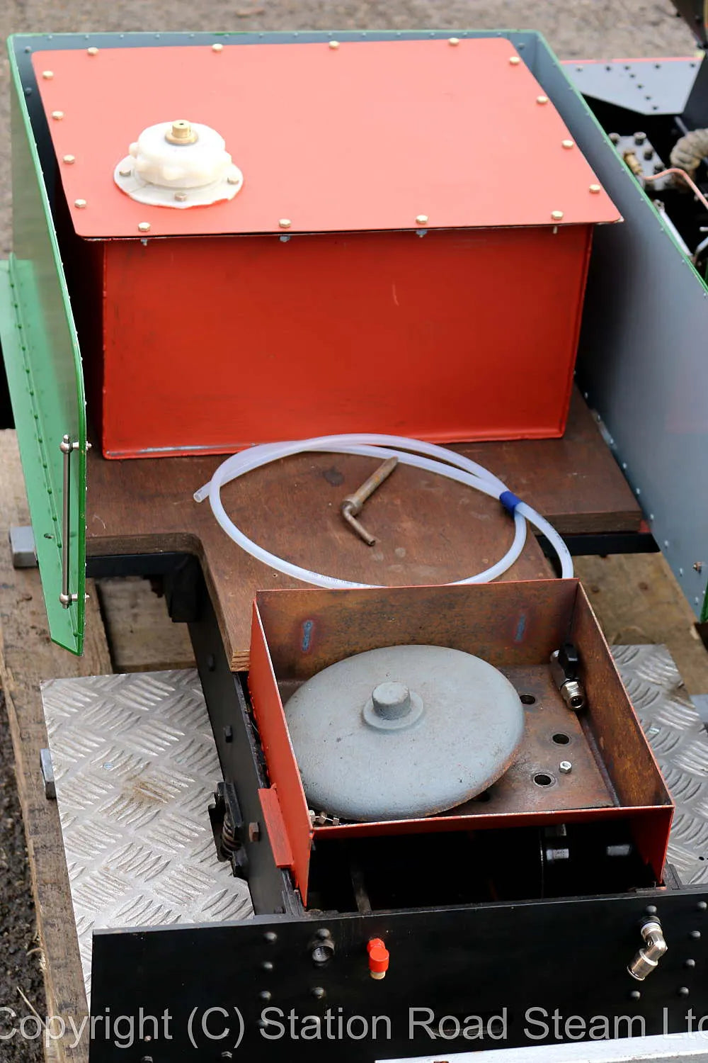 7 1/4 inch gauge "Romulus" 0-4-0T with tender