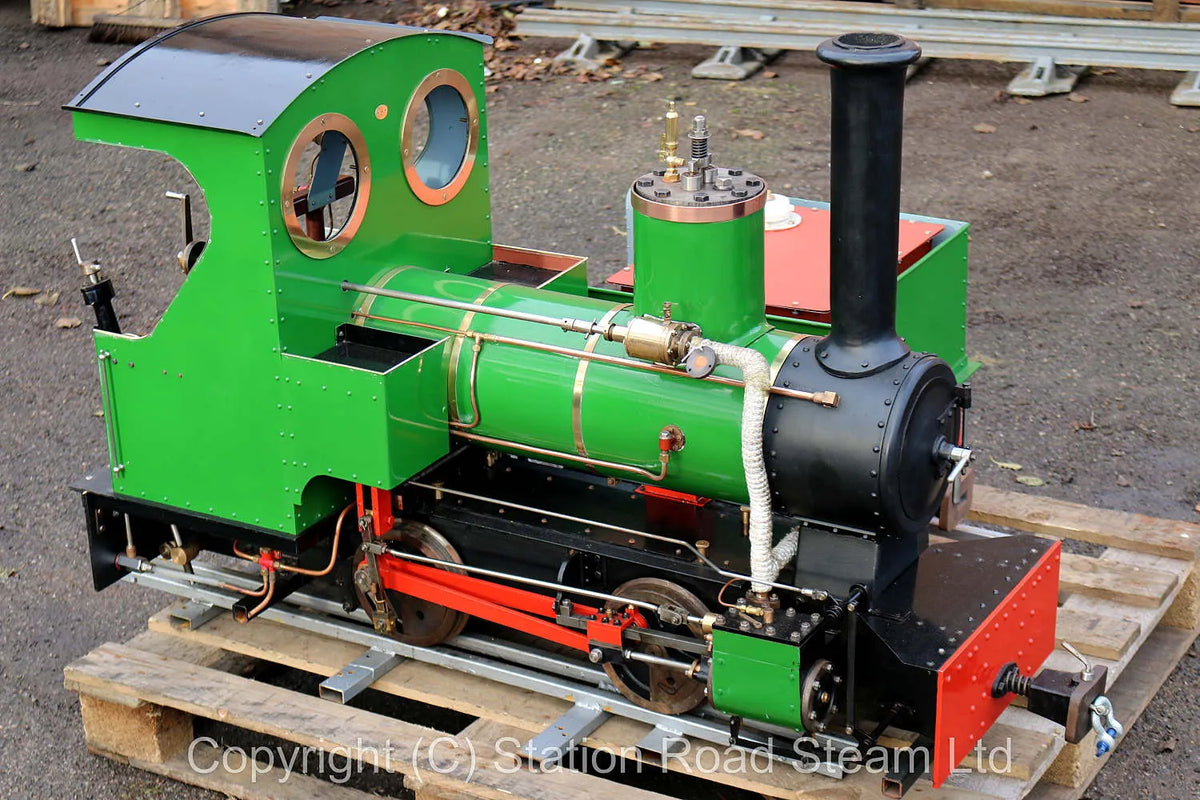 7 1/4 inch gauge "Romulus" 0-4-0T with tender