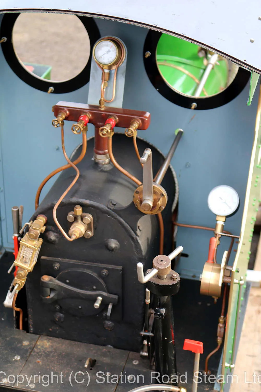 7 1/4 inch gauge "Romulus" 0-4-0T with tender