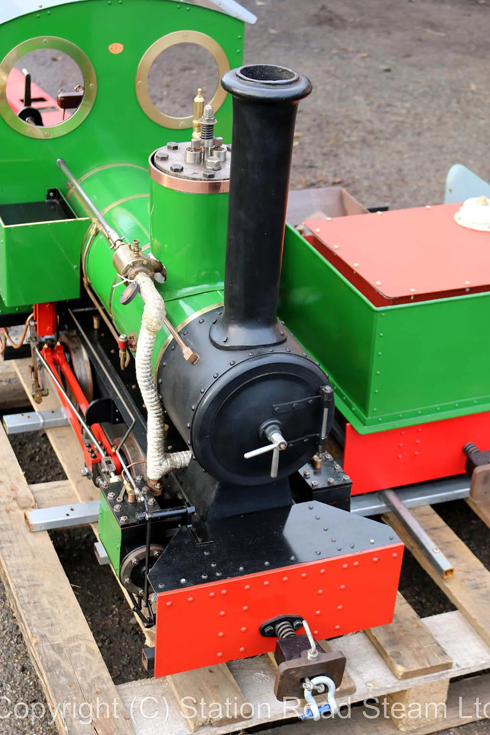 7 1/4 inch gauge "Romulus" 0-4-0T with tender