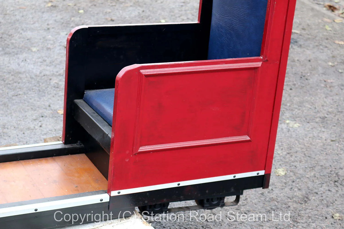 7 1/4 inch gauge bogie covered coach