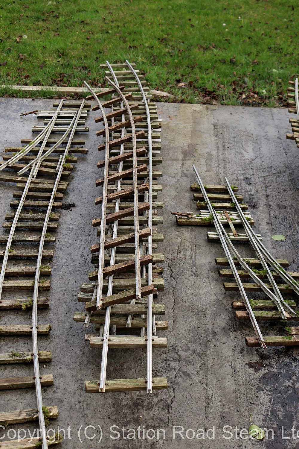 Quantity 5 inch gauge track with four turnouts