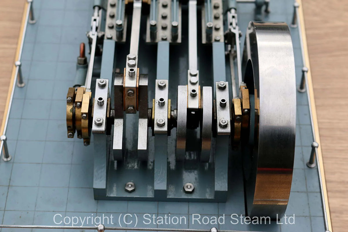 Horizontal twin mill engine with reversing gear