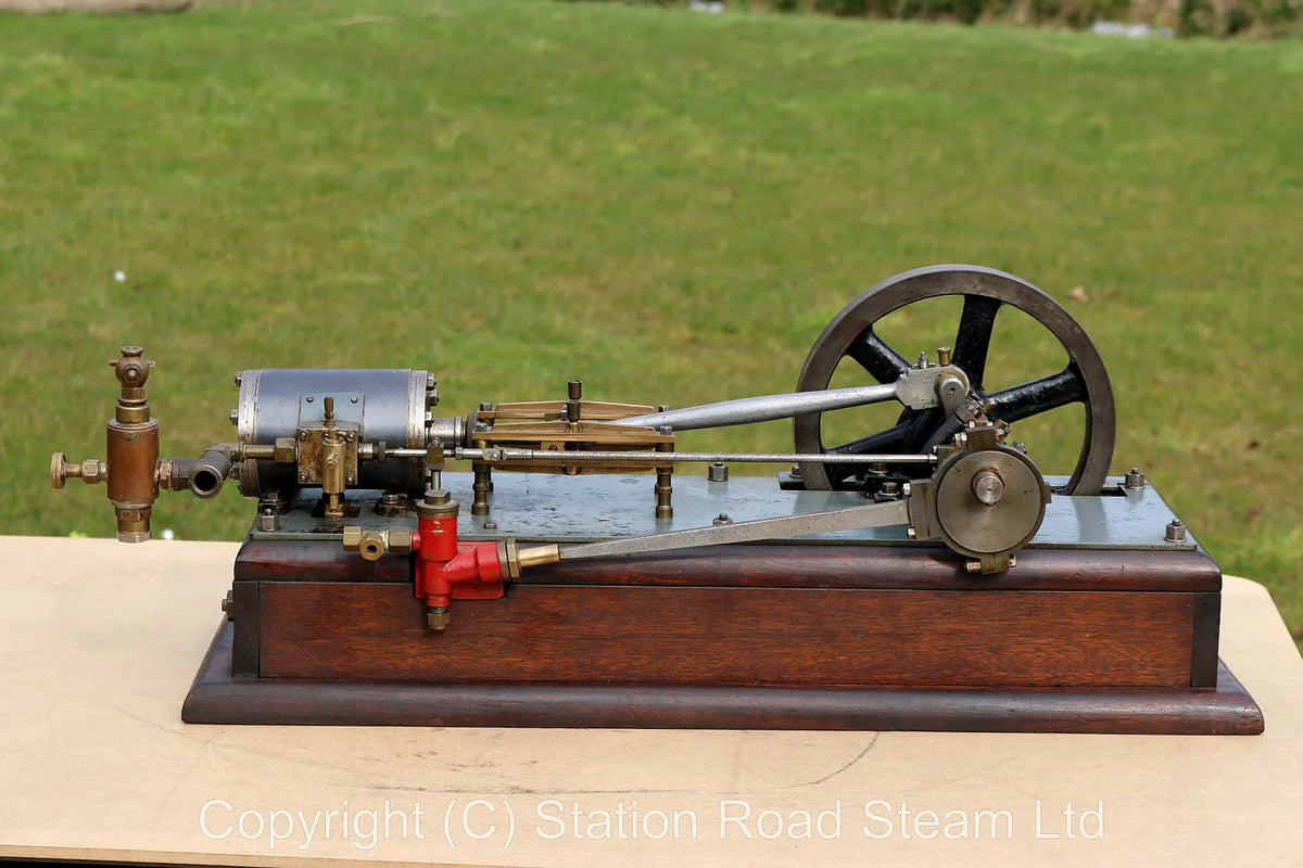 Large horizontal engine