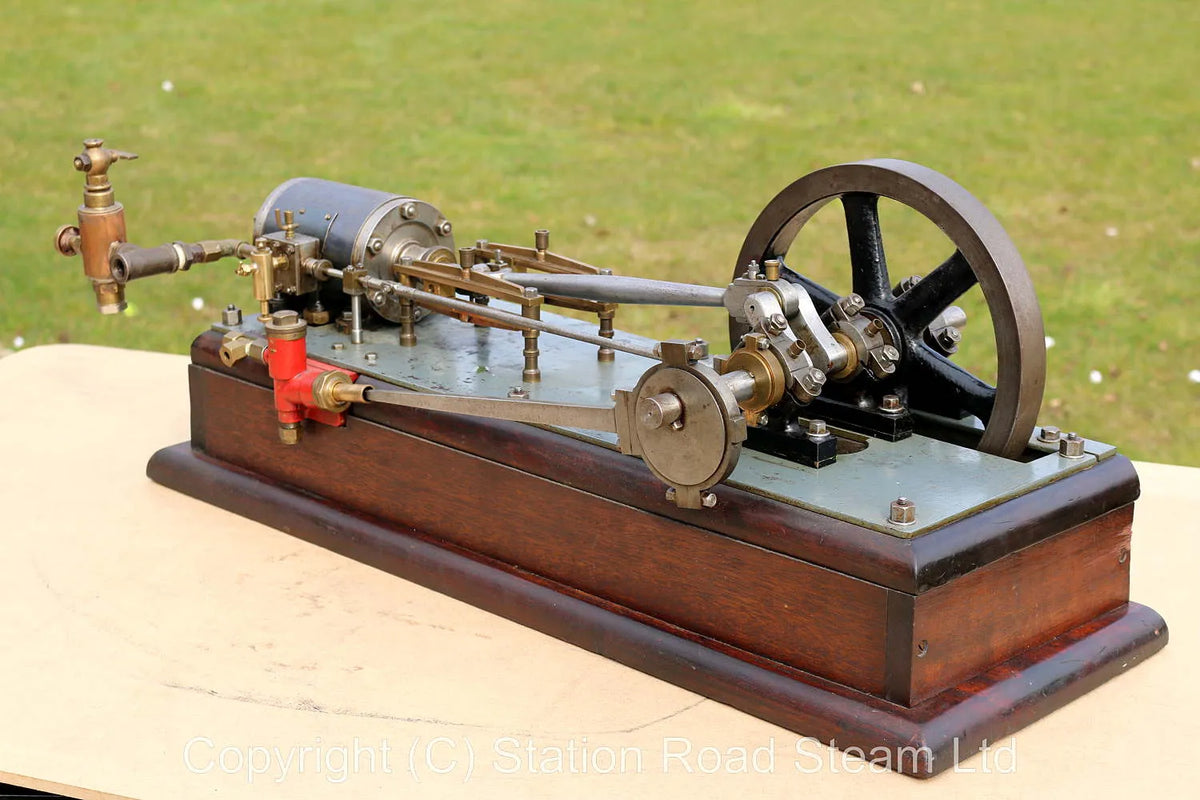 Large horizontal engine