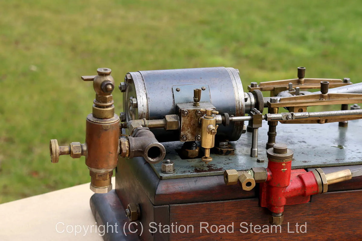 Large horizontal engine