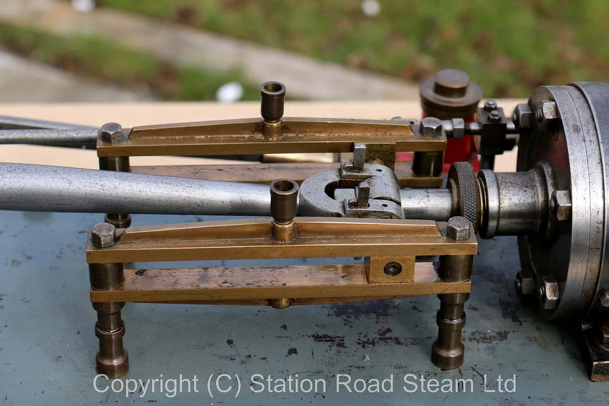 Large horizontal engine