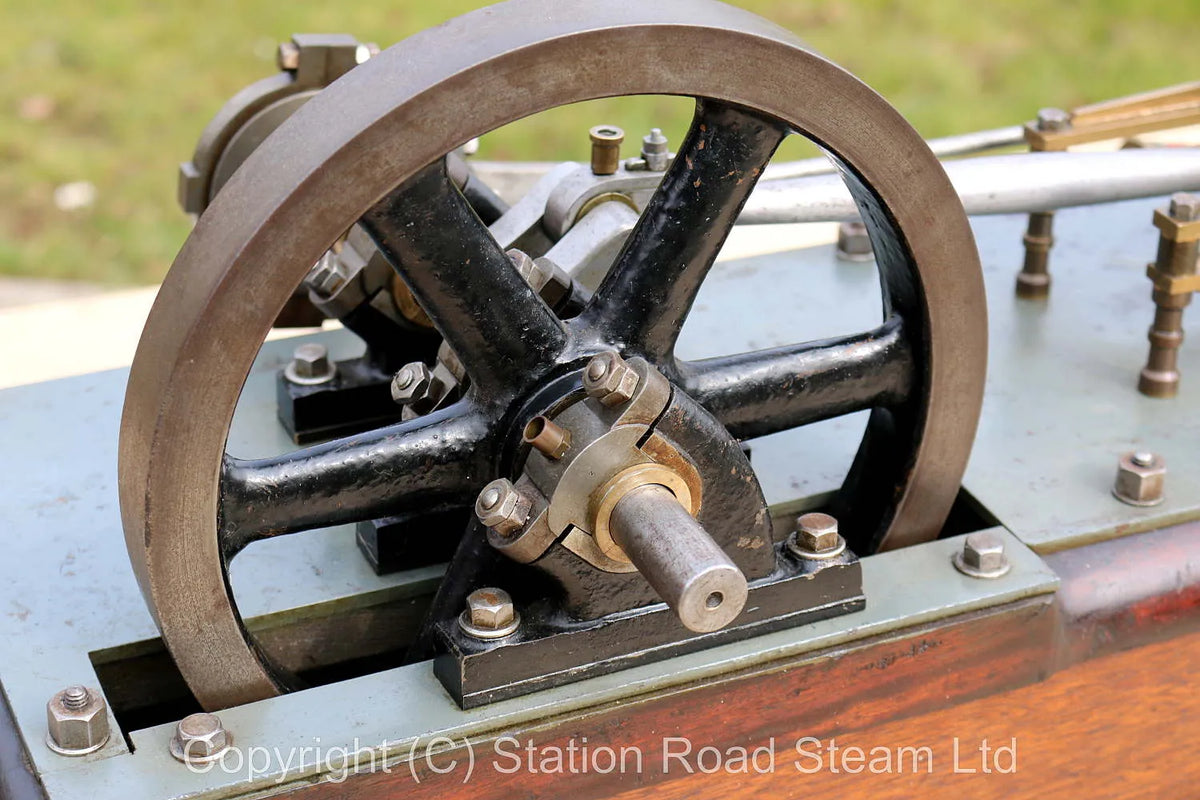 Large horizontal engine