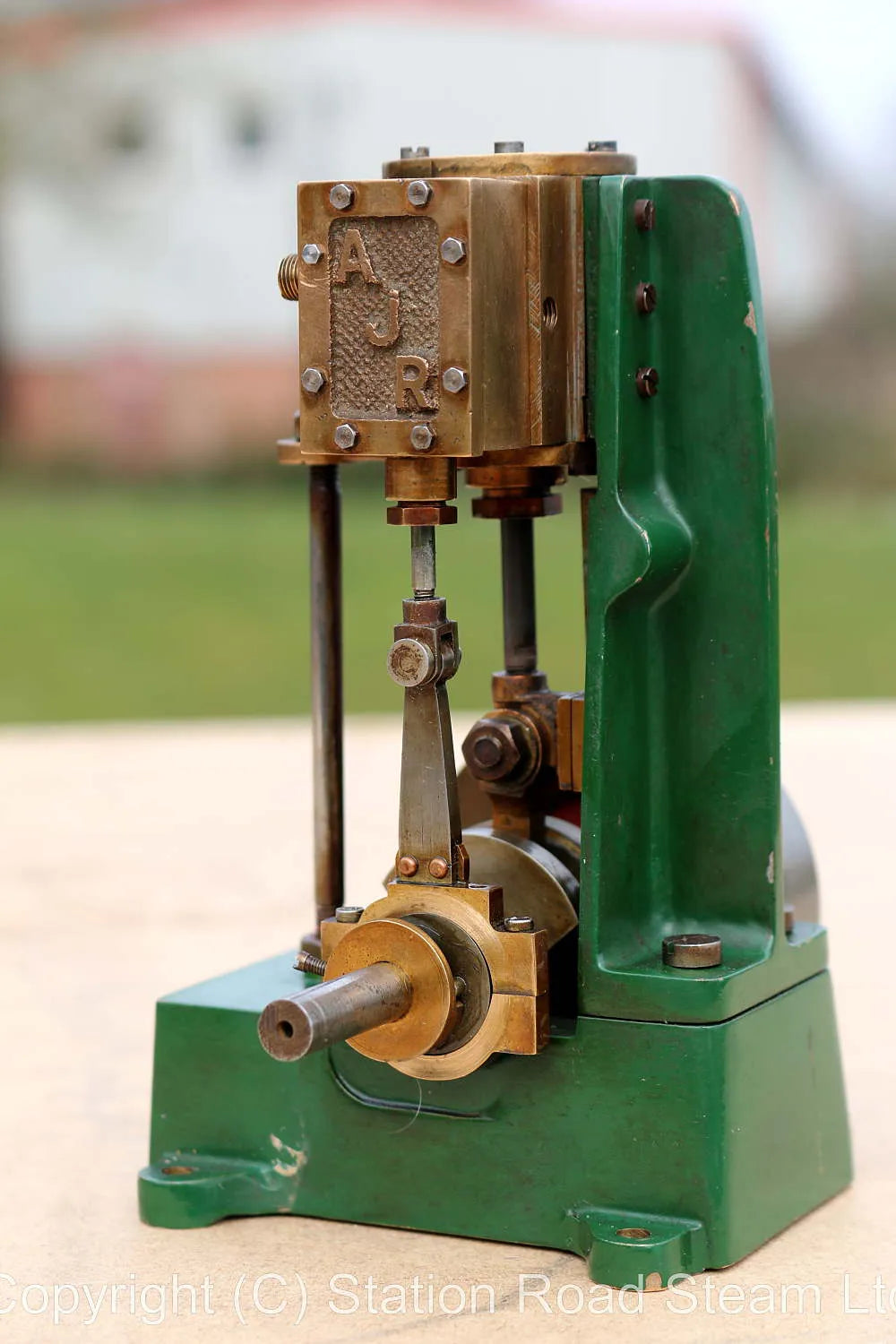 Reeves "Monarch" vertical engine