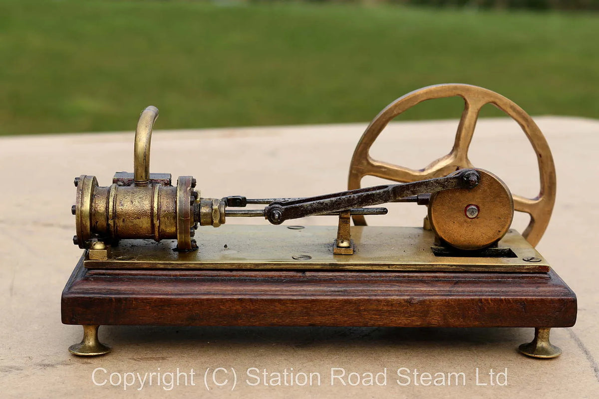 Antique brass horizontal mill engine