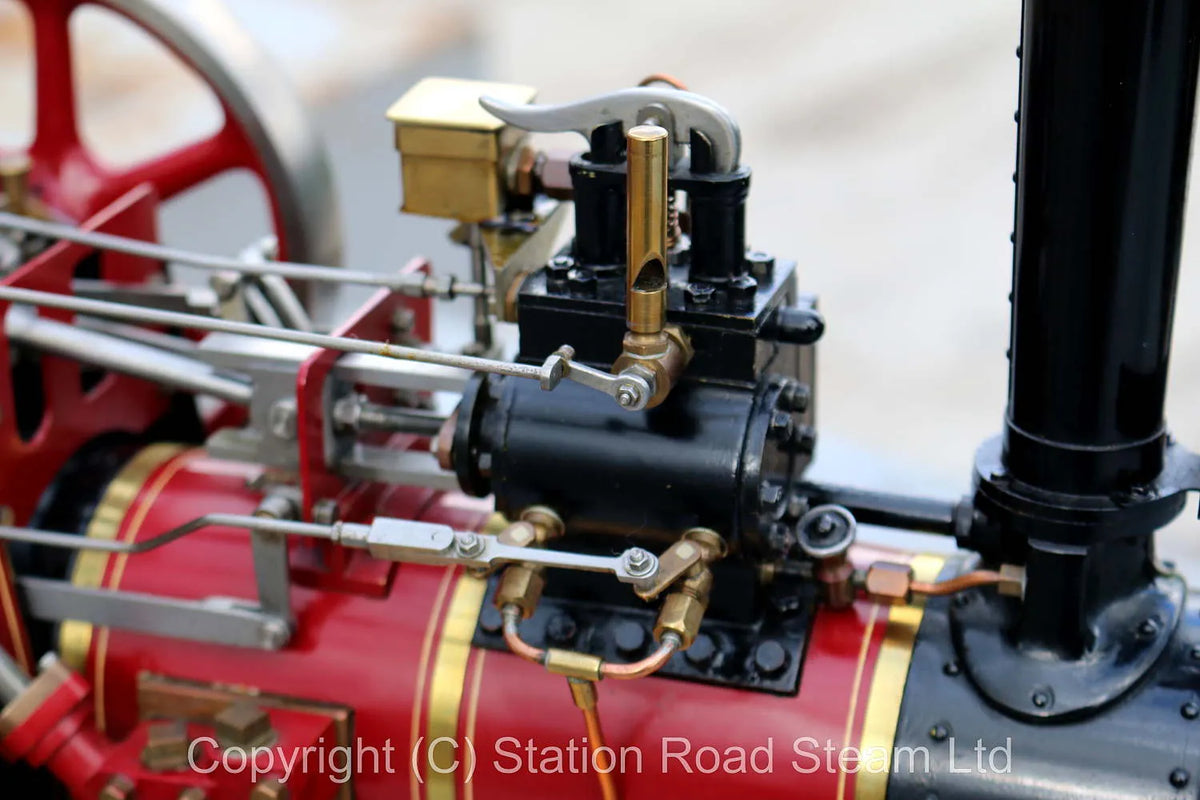 1 inch scale "Minnie" traction engine with glass case