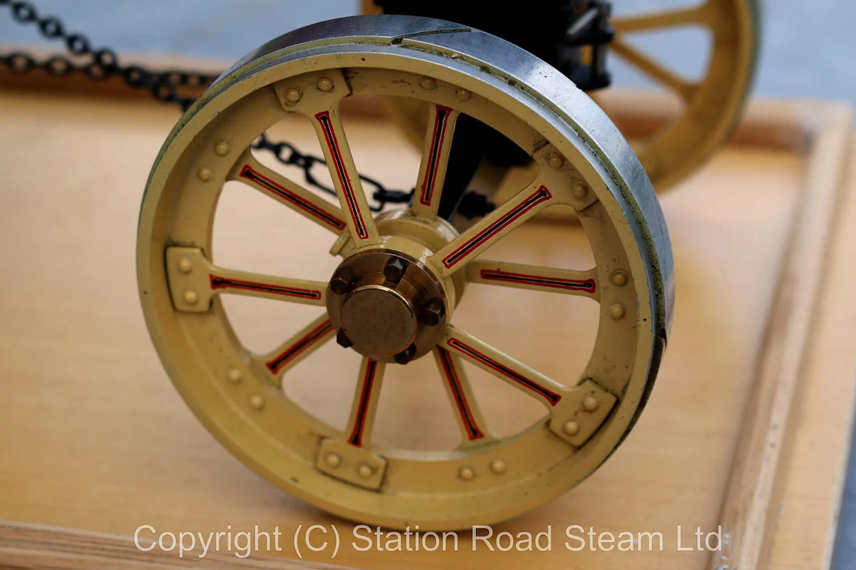 1 inch scale "Minnie" traction engine with glass case