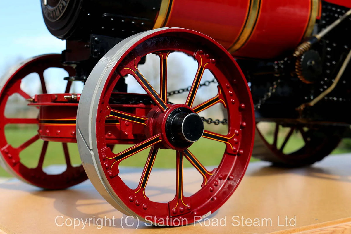 1 1/2 inch scale Allchin traction engine with glass case
