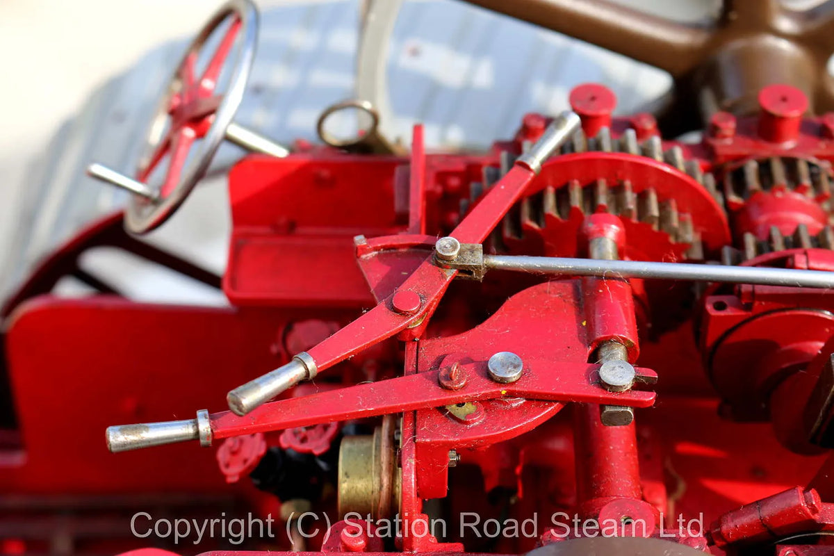 1 1/2 inch scale Allchin traction engine with glass case