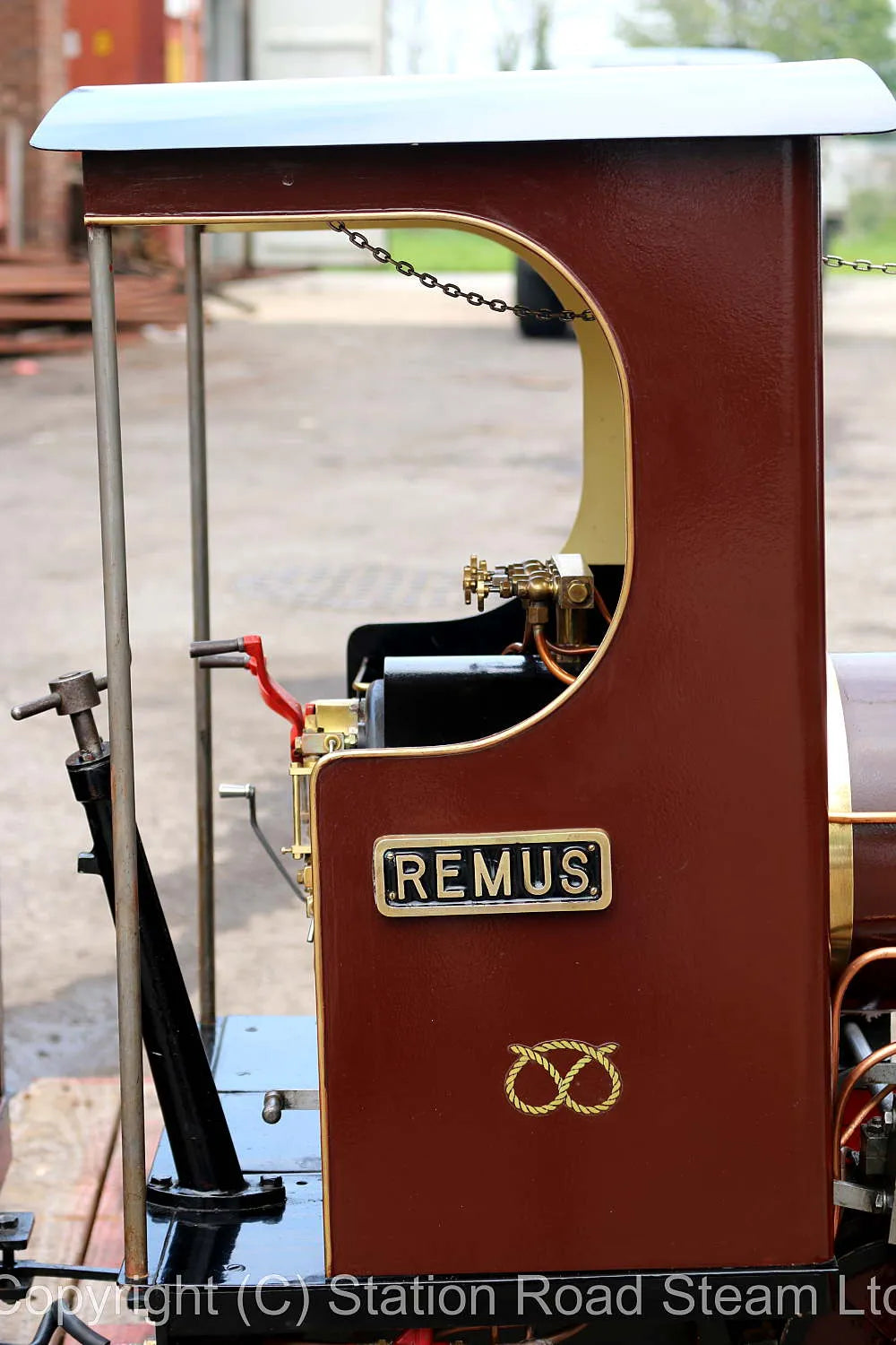 7 1/4 inch gauge "Romulus" 0-4-0T with tender