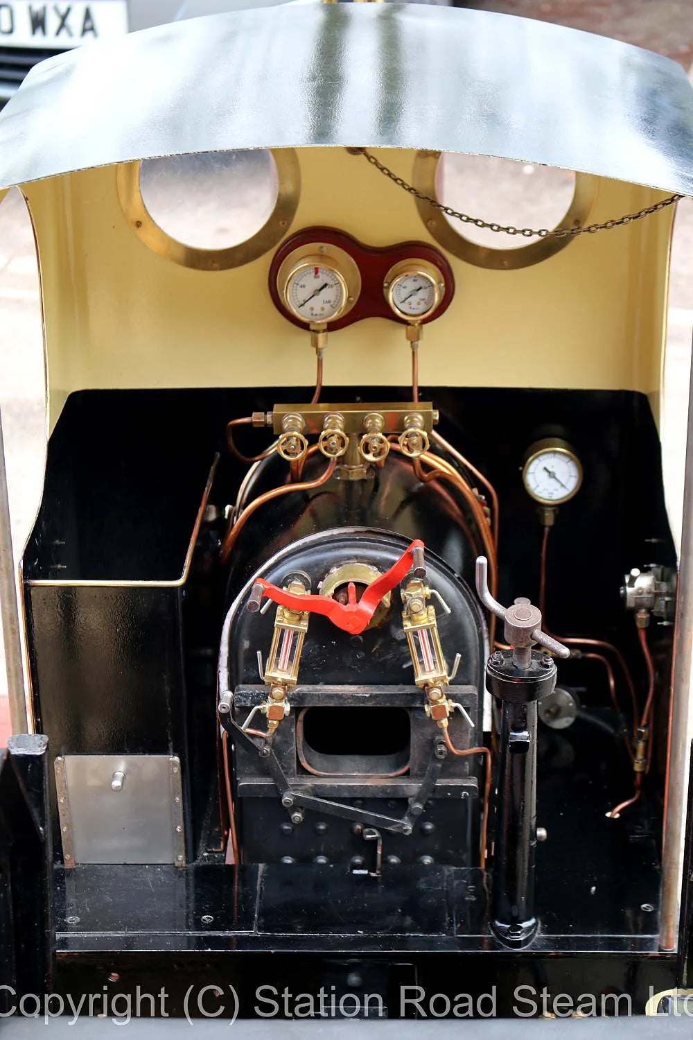 7 1/4 inch gauge "Romulus" 0-4-0T with tender