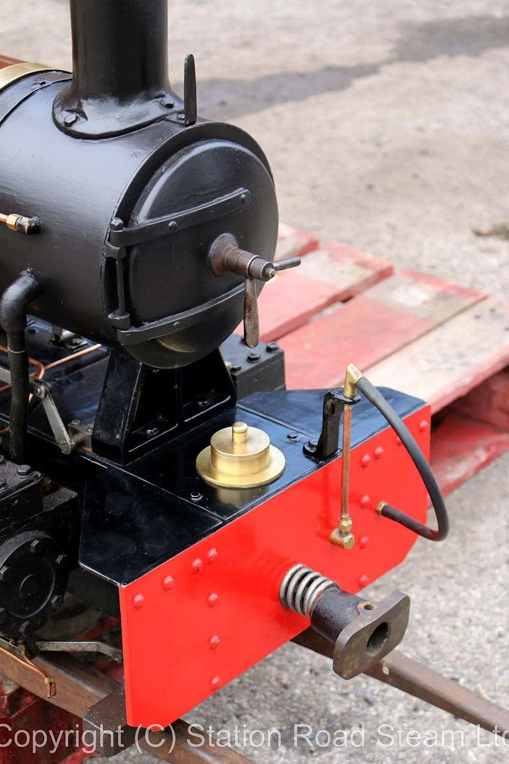 7 1/4 inch gauge "Romulus" 0-4-0T with tender