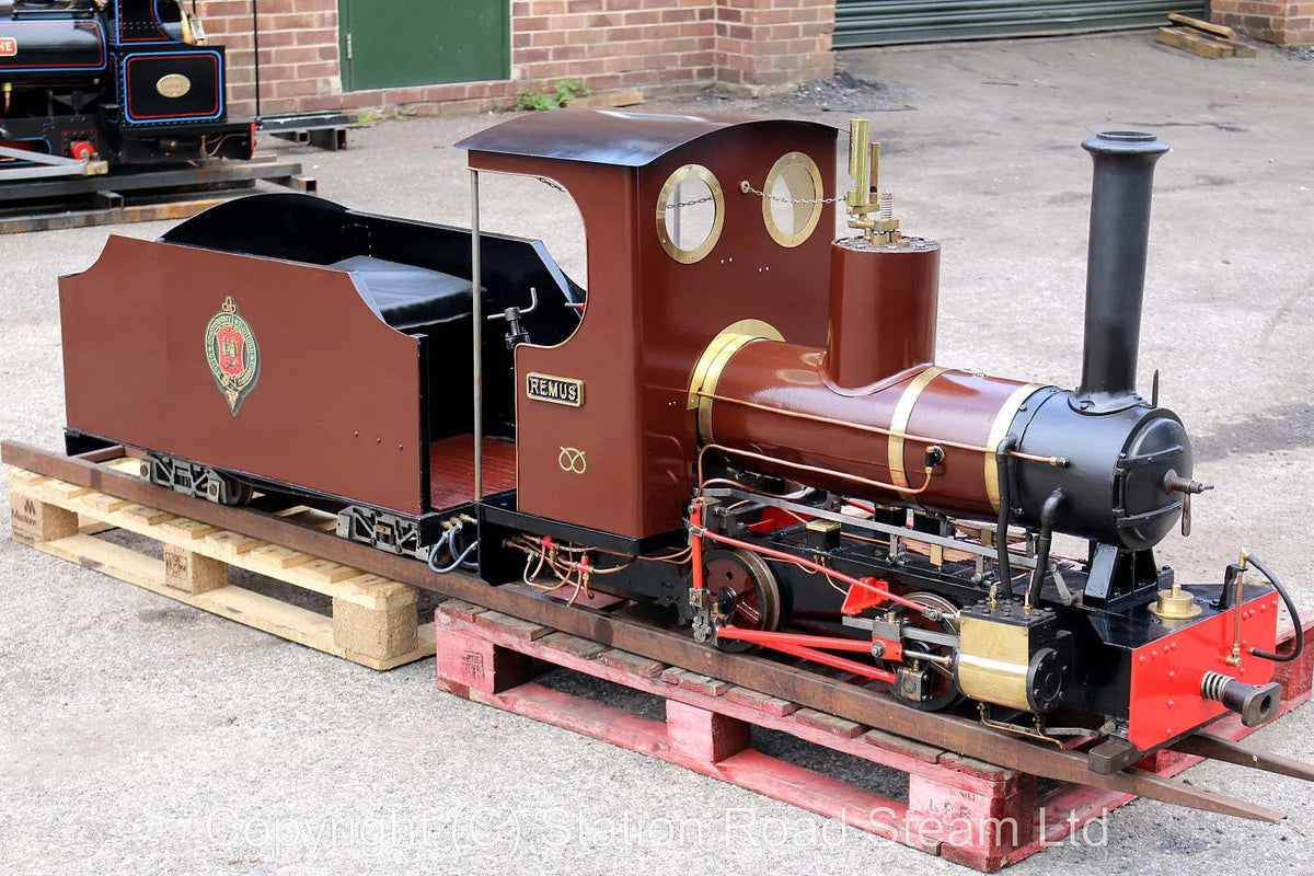 7 1/4 inch gauge "Romulus" 0-4-0T with tender
