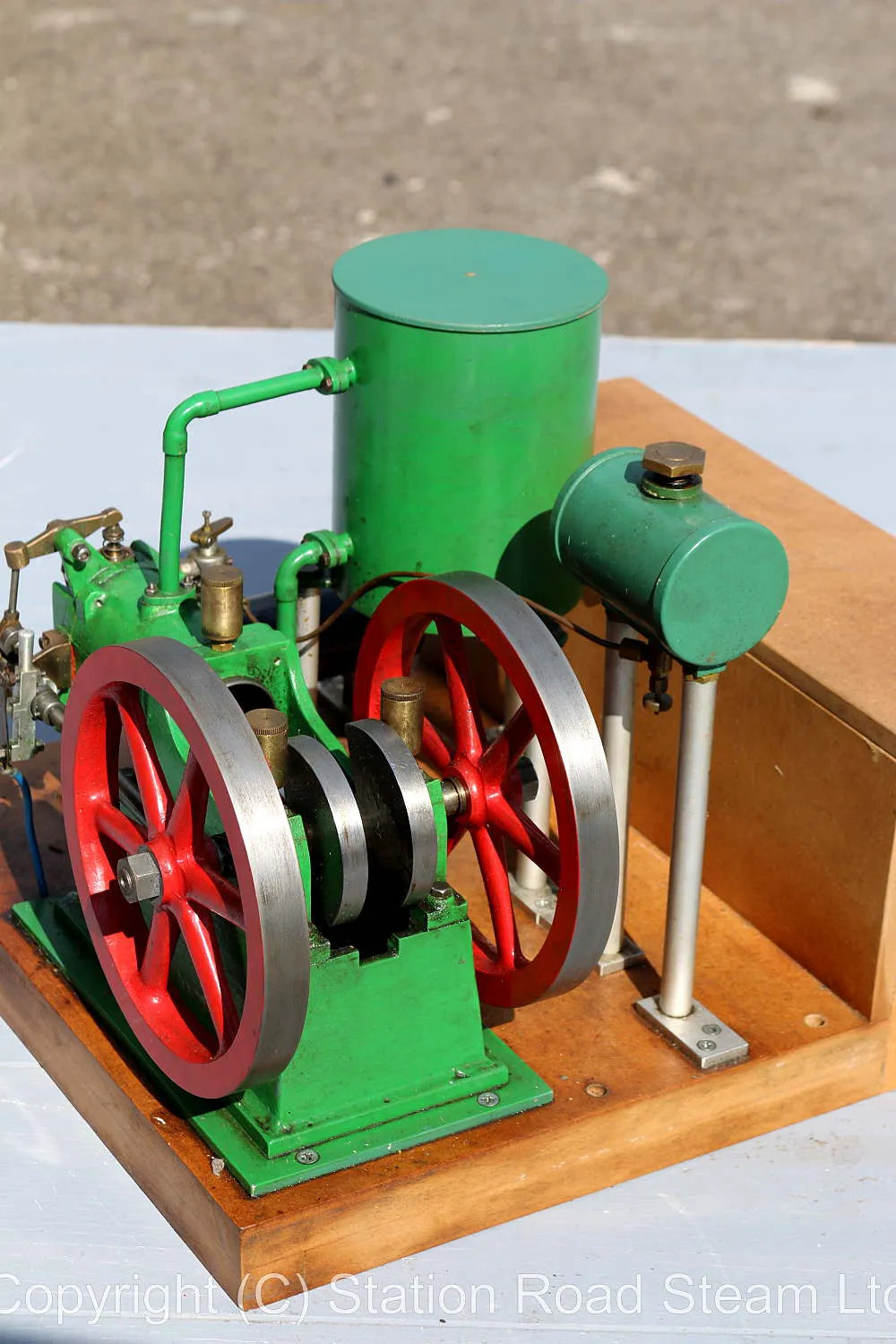 Westbury "Wyvern" open crank engine