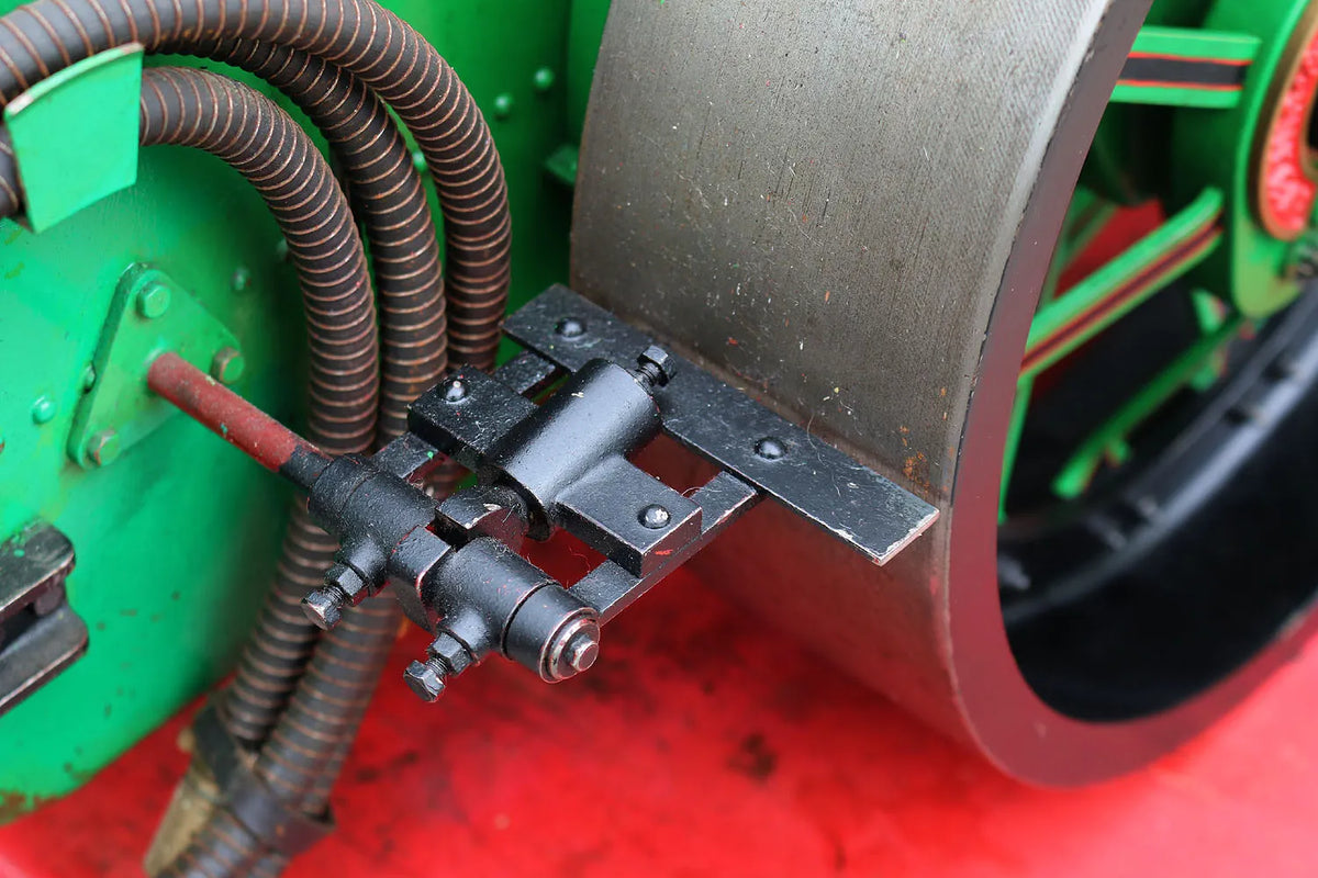 2 inch scale Aveling & Porter compound steam roller