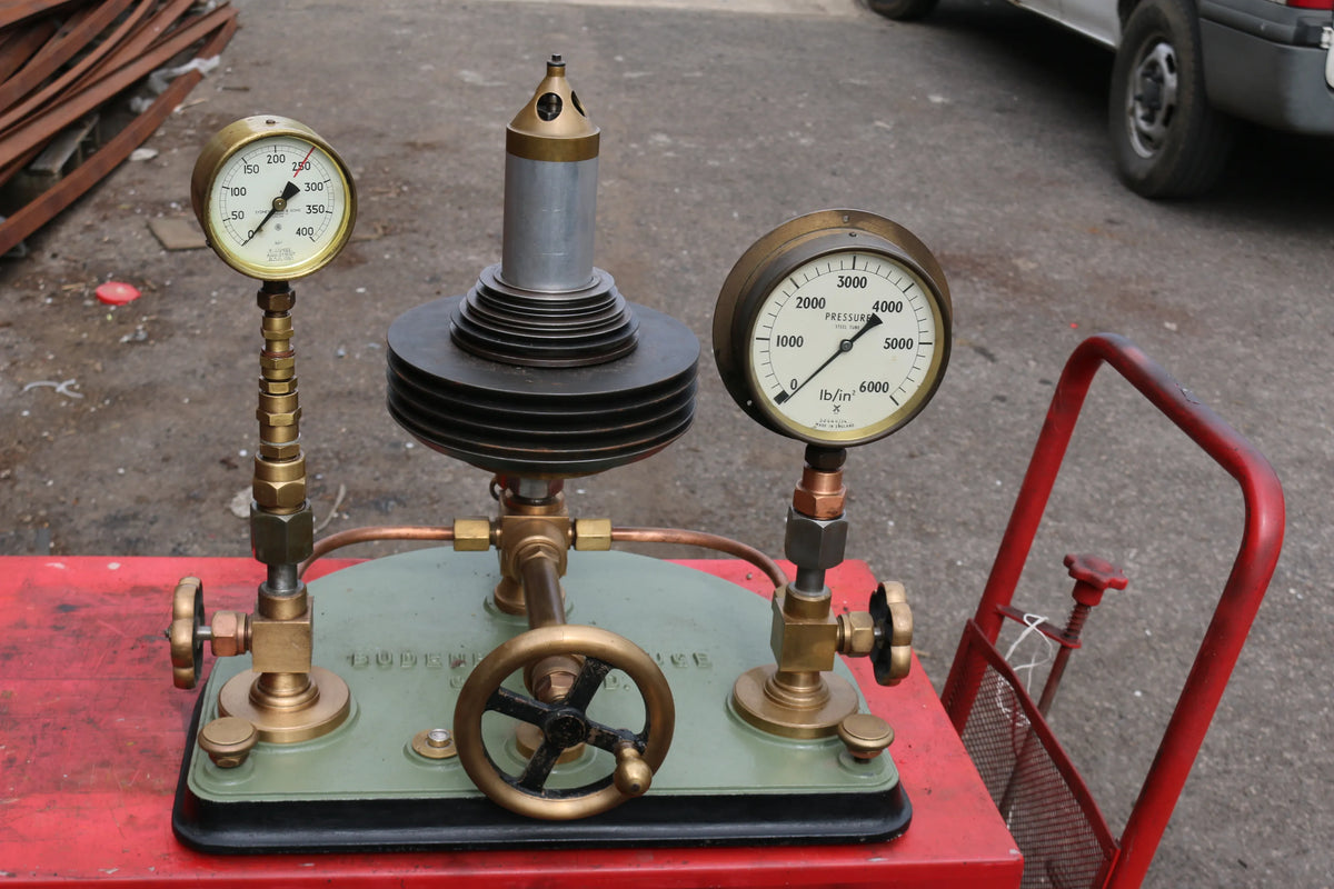 Budenberg deadweight pressure gauge tester with weights