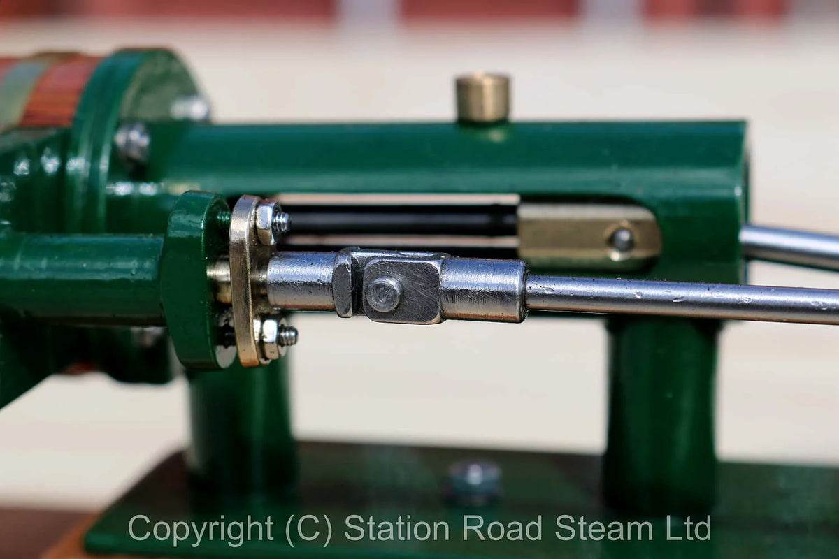 Horizontal mill engine with wood lagged cylinder
