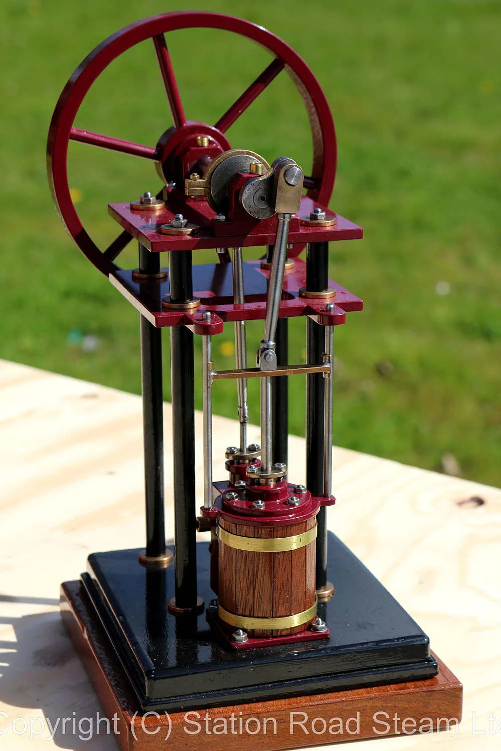Overtype single cylinder engine