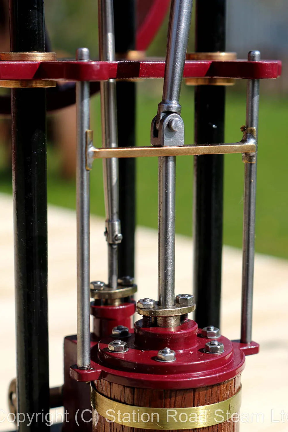 Overtype single cylinder engine