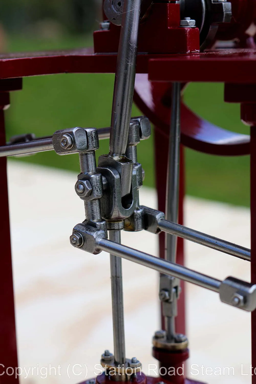 Hart overtype vertical engine